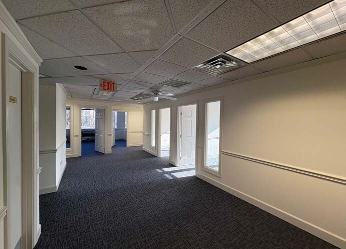 300 Preston Ave, Charlottesville, VA à louer - Photo du bâtiment - Image 3 de 6