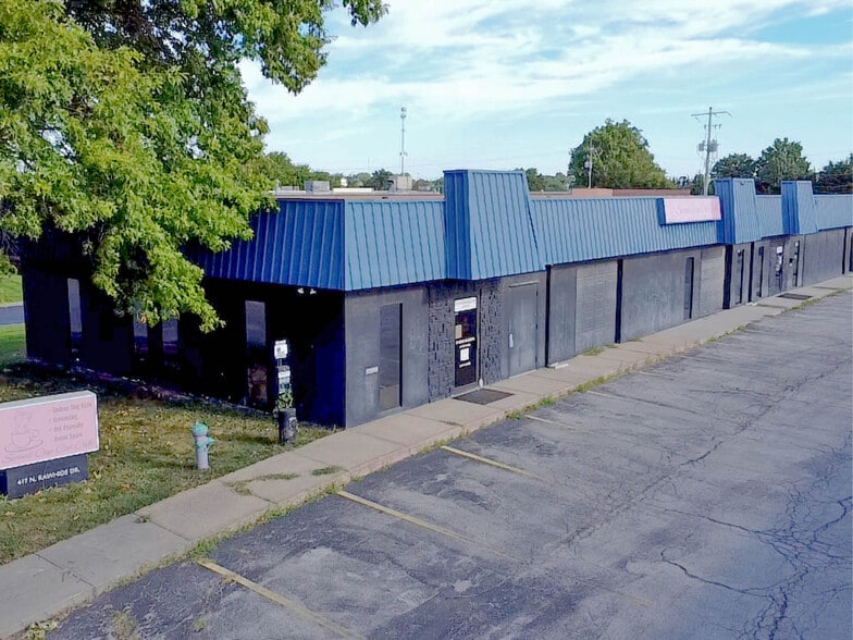 417 N Rawhide Dr, Olathe, KS for sale - Building Photo - Image 1 of 7