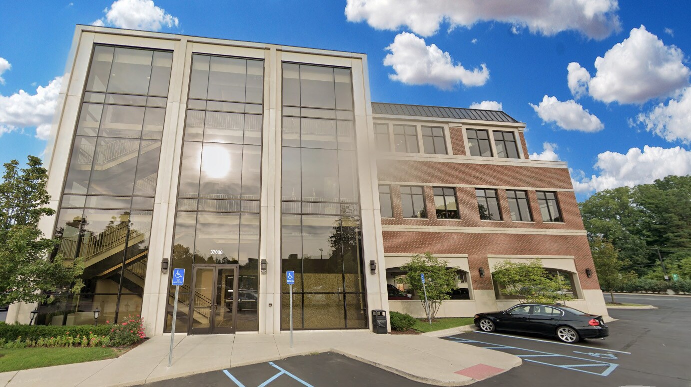37000-37100 Woodward Ave, Bloomfield Hills, MI à louer Photo du bâtiment- Image 1 de 24
