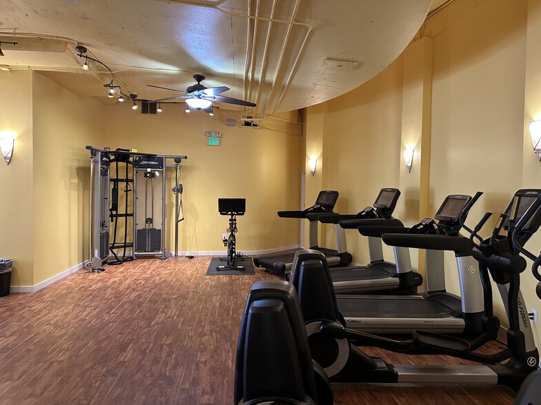 4 W University Pky, Baltimore, MD for lease - Interior Photo - Image 3 of 15