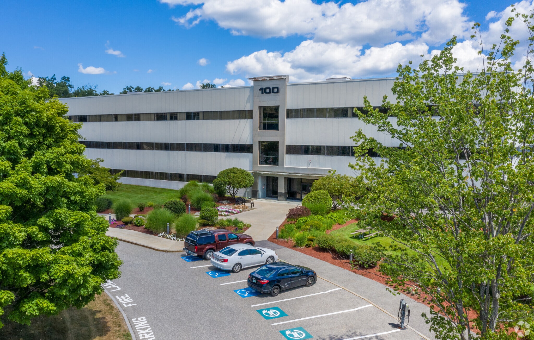 100 Innovative Way, Nashua, NH for lease Building Photo- Image 1 of 22