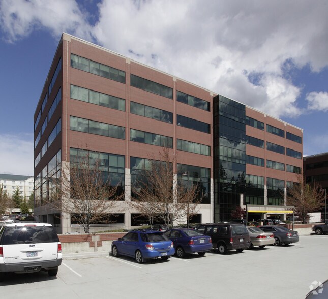 6000 Meadows Rd, Lake Oswego, OR à louer - Photo du bâtiment - Image 2 de 8