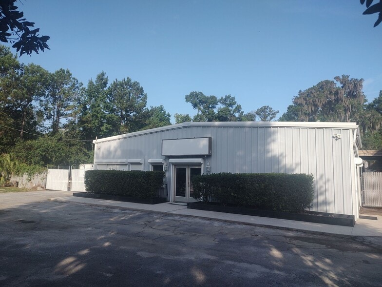 5851 Lowcountry Dr, Ridgeland, SC for lease - Building Photo - Image 1 of 24