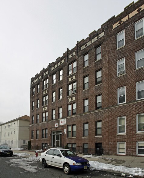 604 Columbia Ave, North Bergen, NJ for sale - Primary Photo - Image 1 of 2
