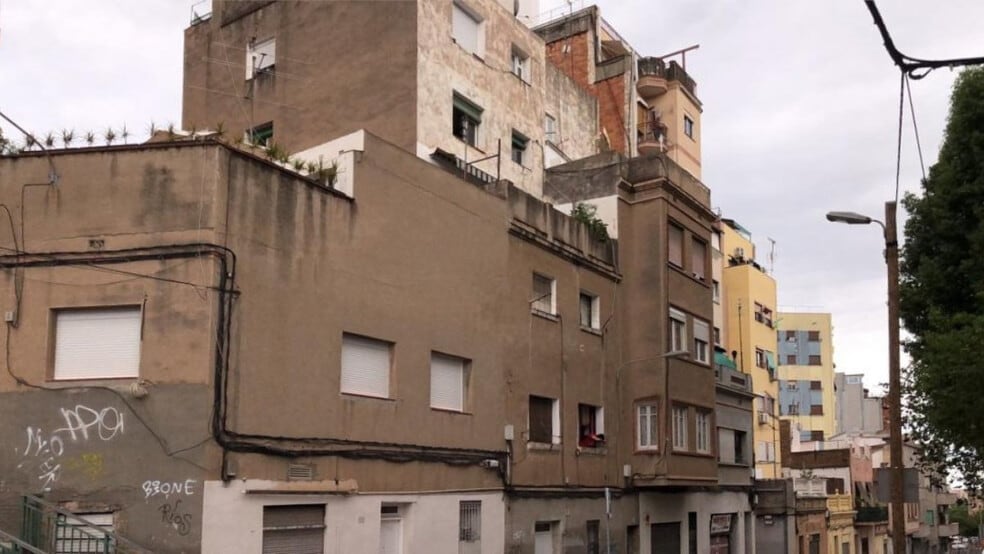 Barrio de Collblanc portefeuille de 2 propriétés à vendre sur LoopNet.ca - Photo du bâtiment - Image 3 de 4