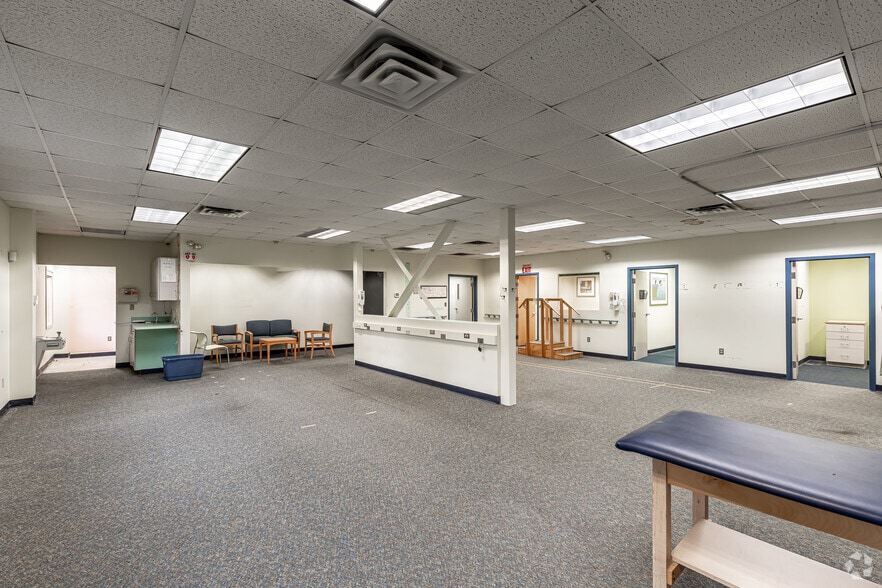 31 Dow Rd, Plainfield, CT for lease - Interior Photo - Image 3 of 13