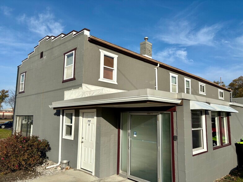 717 Woodmere Ave, Traverse City, MI à louer - Photo principale - Image 1 de 19