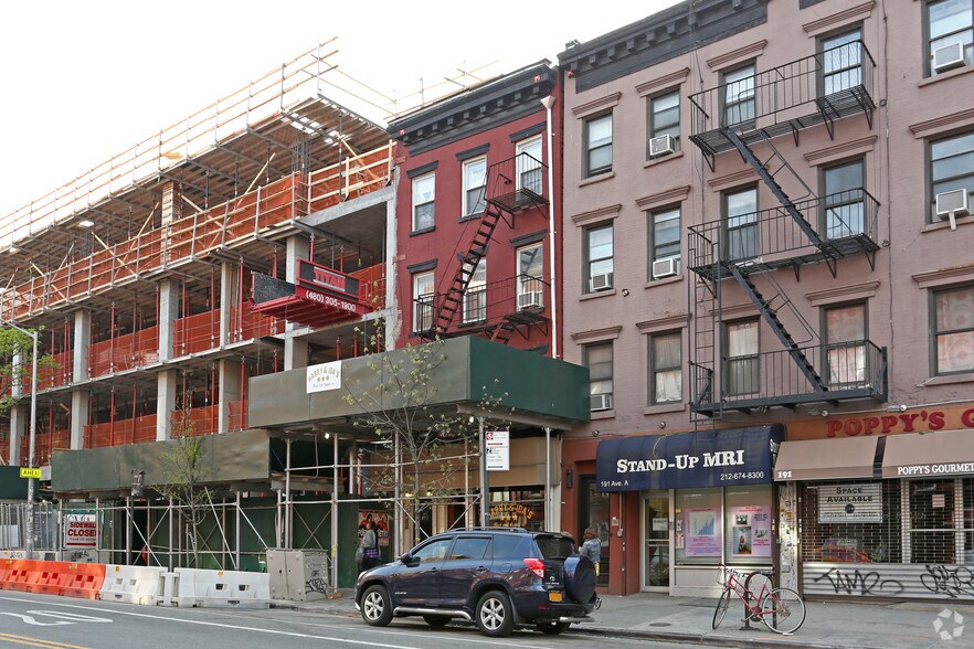 189 Avenue A, New York, NY à louer - Photo du bâtiment - Image 3 de 4