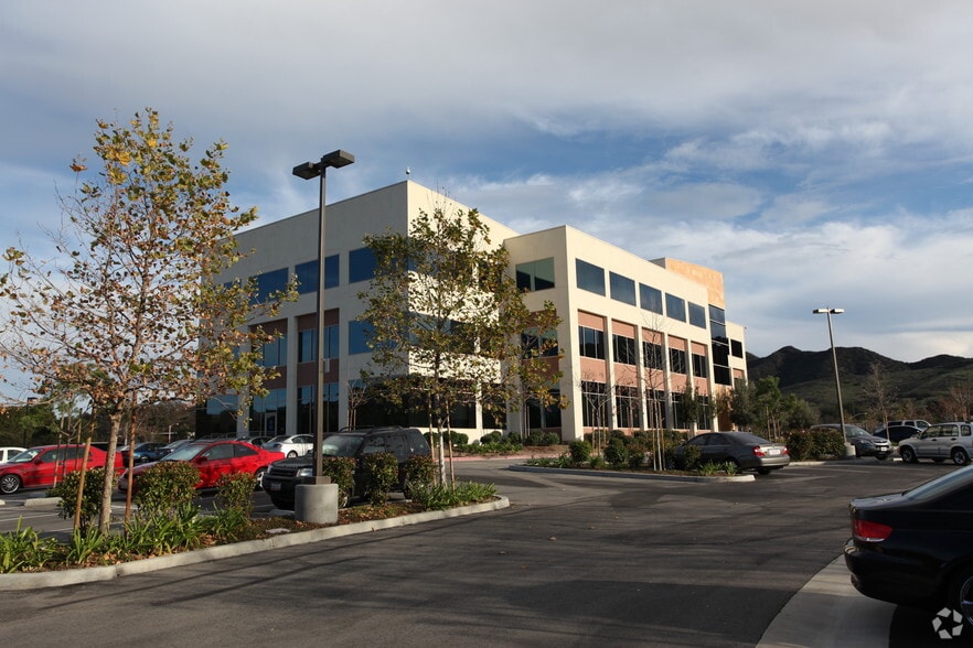 30930 Russell Ranch Rd, Westlake Village, CA for lease - Building Photo - Image 3 of 8