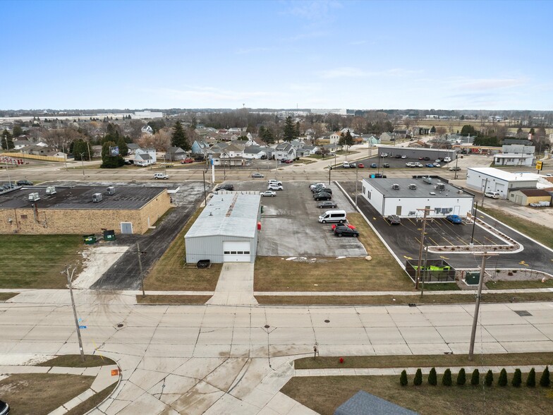 3724 Calumet Ave, Manitowoc, WI for lease - Aerial - Image 3 of 11