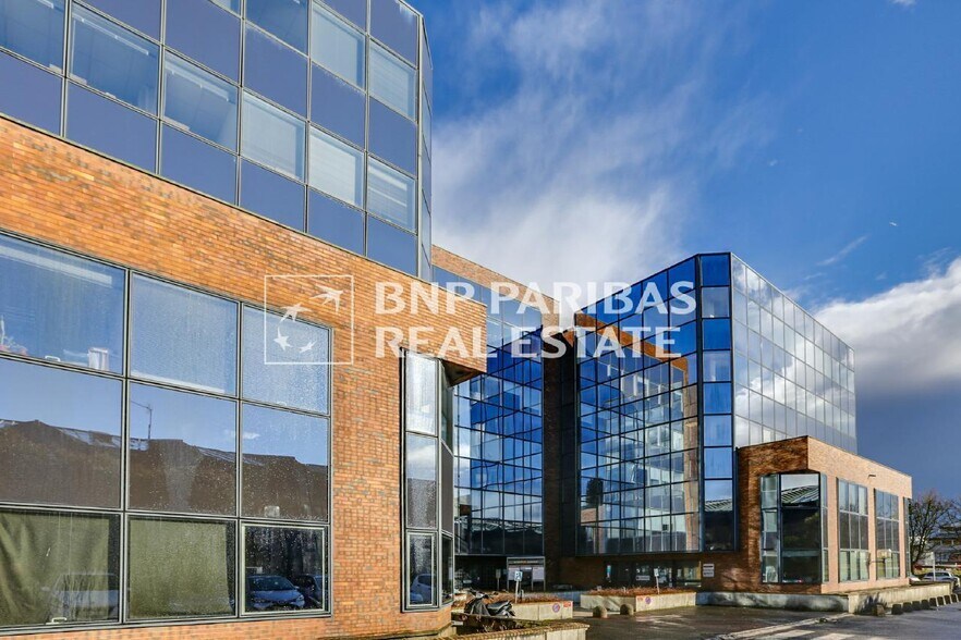 23 Avenue Louis Bréguet, Vélizy-Villacoublay for sale - Building Photo - Image 3 of 16