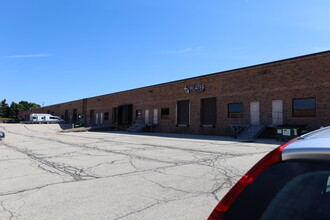 5000-5040 Ashland Way, Franklin, WI for lease Building Photo- Image 2 of 3