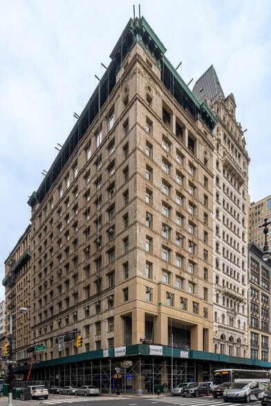 251-256 Broadway, New York, NY for lease - Building Photo - Image 3 of 5