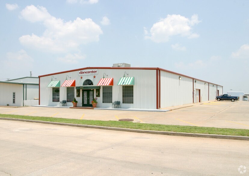 3232 E I 240 Service Rd, Oklahoma City, OK à vendre - Photo du bâtiment - Image 2 de 26