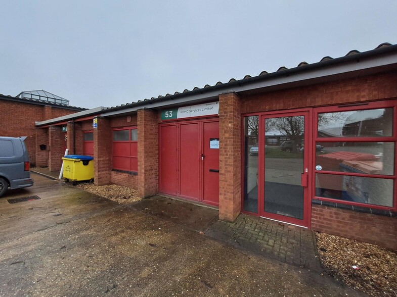 51-55 Alston Dr, Milton Keynes for lease - Building Photo - Image 1 of 2