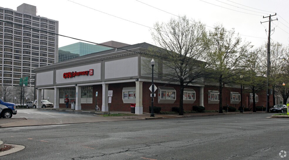 2400 Jefferson Davis Hwy, Arlington, VA à vendre - Photo du bâtiment - Image 2 de 4