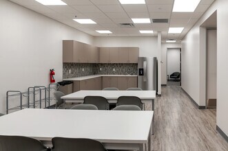 916 S 52nd St, Tempe, AZ for lease Interior Photo- Image 2 of 7