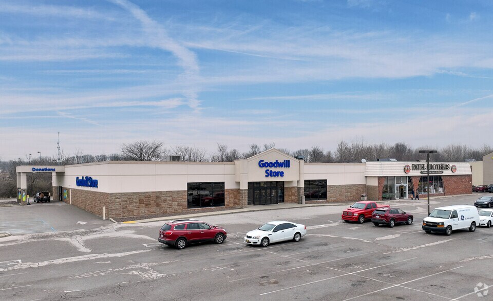 6302 E 82nd St, Indianapolis, IN à vendre - Photo du bâtiment - Image 2 de 7