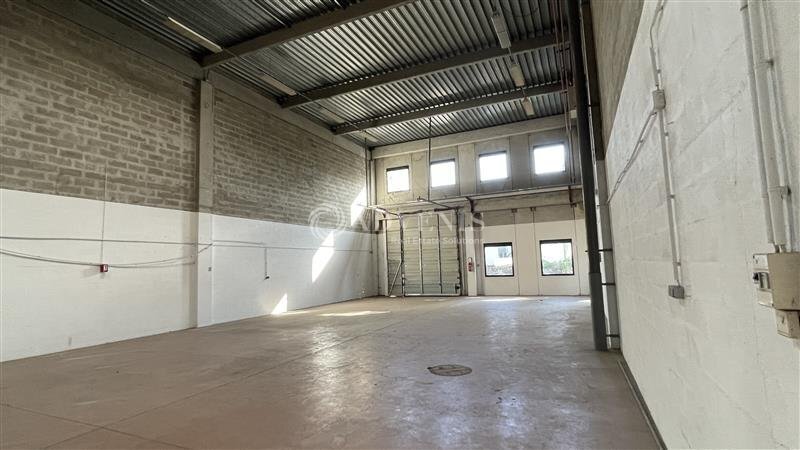 Flex in Lognes for lease Building Photo- Image 1 of 12
