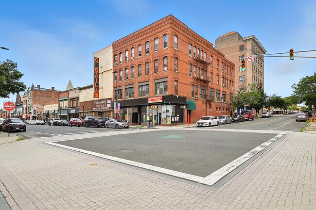More details for 301 High St, Holyoke, MA - Office/Retail for Lease