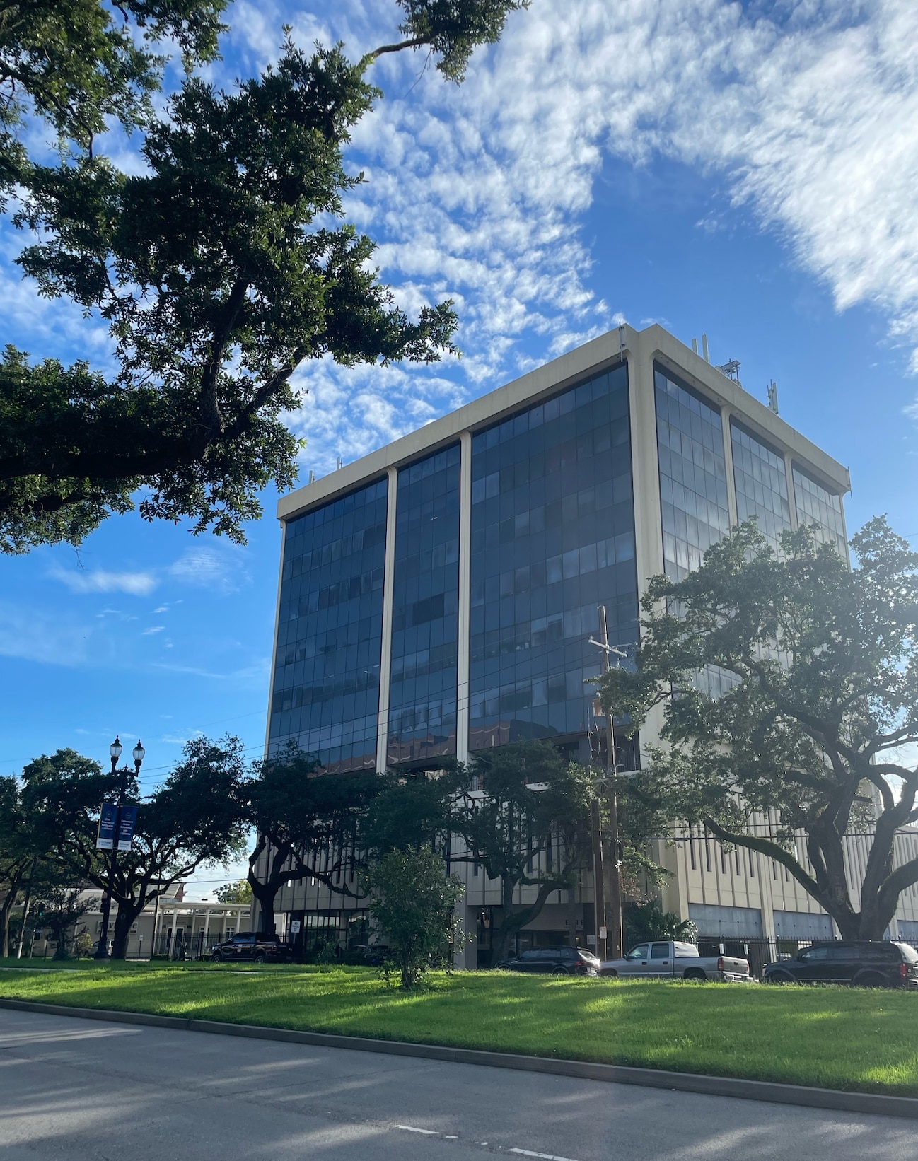 2633 Napoleon Ave, New Orleans, LA for lease Building Photo- Image 1 of 10