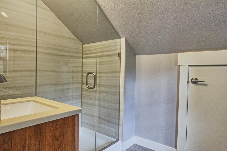 2422 NE Glisan St, Portland, OR à vendre - Photo du bâtiment - Image 3 de 21