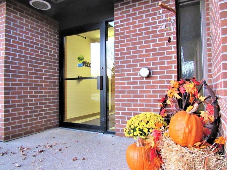 524 Willow Dr, Alexandria, MN à louer - Photo du bâtiment - Image 2 de 16