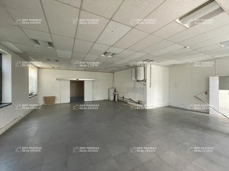 Flex in Montigny-le-Bretonneux for sale - Interior Photo - Image 3 of 8