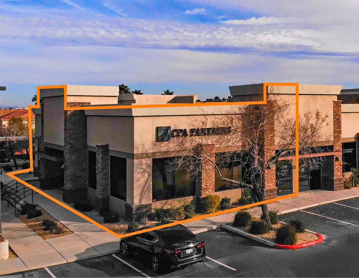 6040 S Durango Dr, Las Vegas, NV 89113 - Unité 110 -  - Photo intérieure - Image 1 of 7