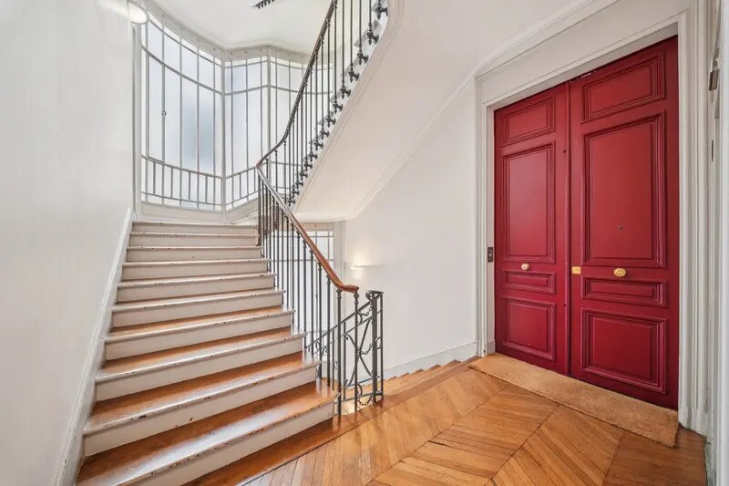 Office in Paris for lease - Interior Photo - Image 2 of 15