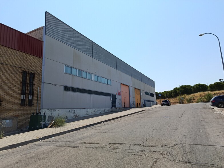 Industriel dans Fuenlabrada, Madrid à vendre - Photo du bâtiment - Image 2 de 5