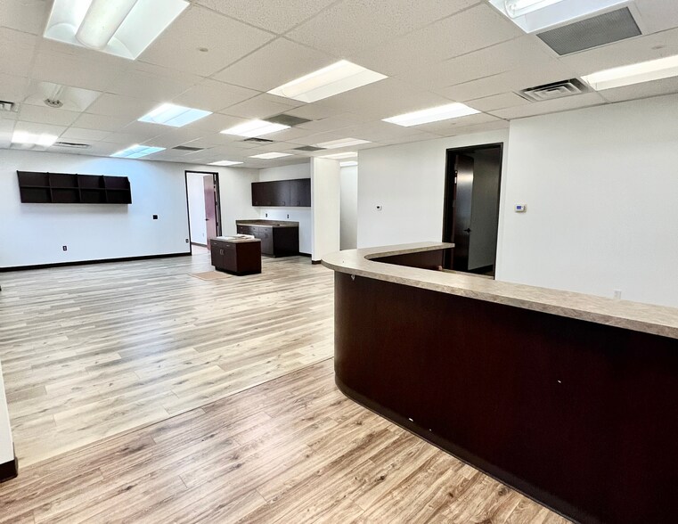 1471 E Commercial Dr, Meridian, ID à louer - Photo du bâtiment - Image 2 de 6