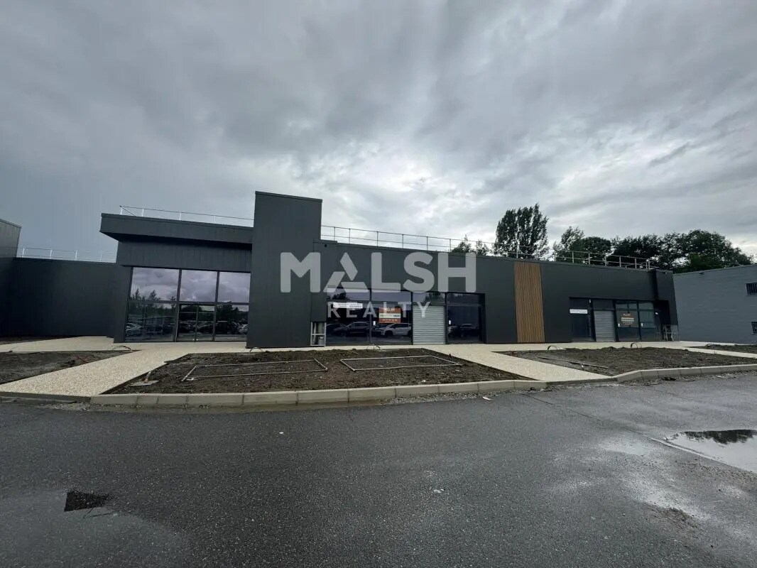 Retail in Firminy for lease Building Photo- Image 1 of 8