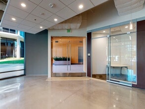 18100 Von Karman Ave, Irvine, CA à louer Photo intérieure- Image 1 de 9