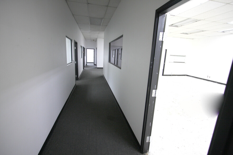 931 E 14th St, Los Angeles, CA for lease - Interior Photo - Image 2 of 13