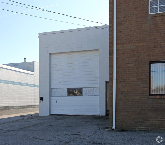 3621 Marine Rd, Toledo, OH à louer - Photo du bâtiment - Image 2 de 2