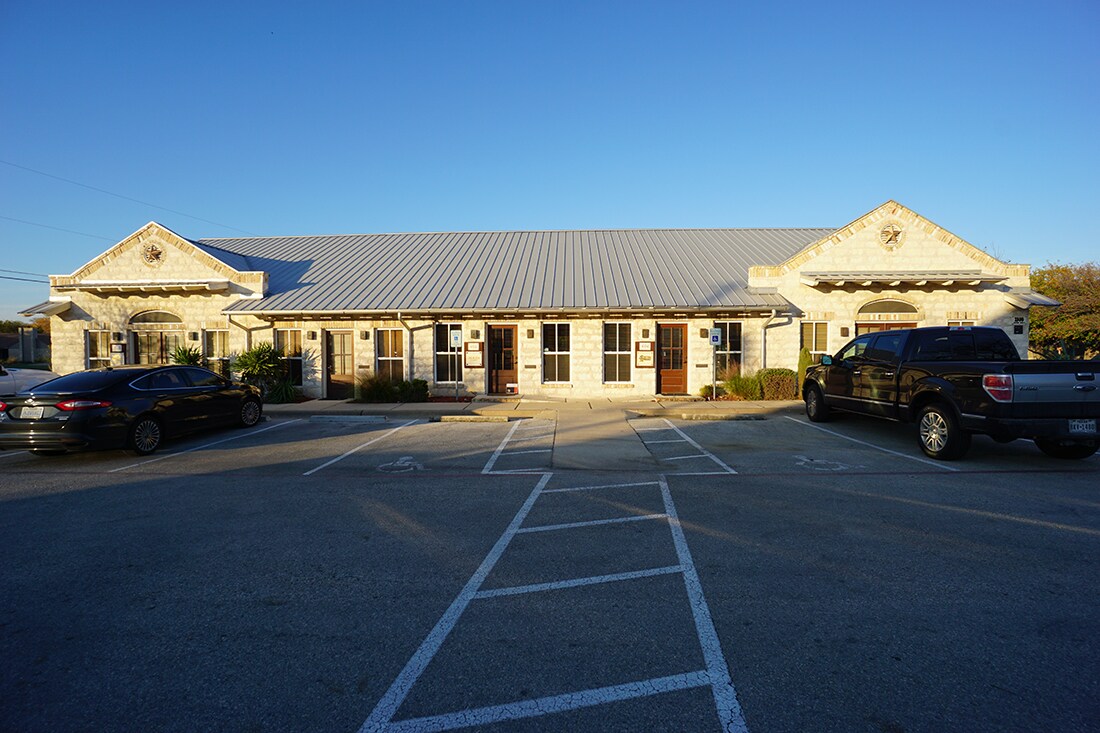 1930 Rawhide Dr, Round Rock, TX for lease Building Photo- Image 1 of 3