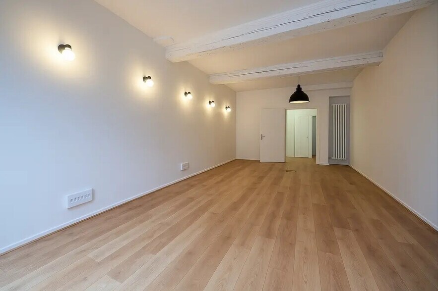 Bureau dans Paris à louer - Photo du bâtiment - Image 2 de 5