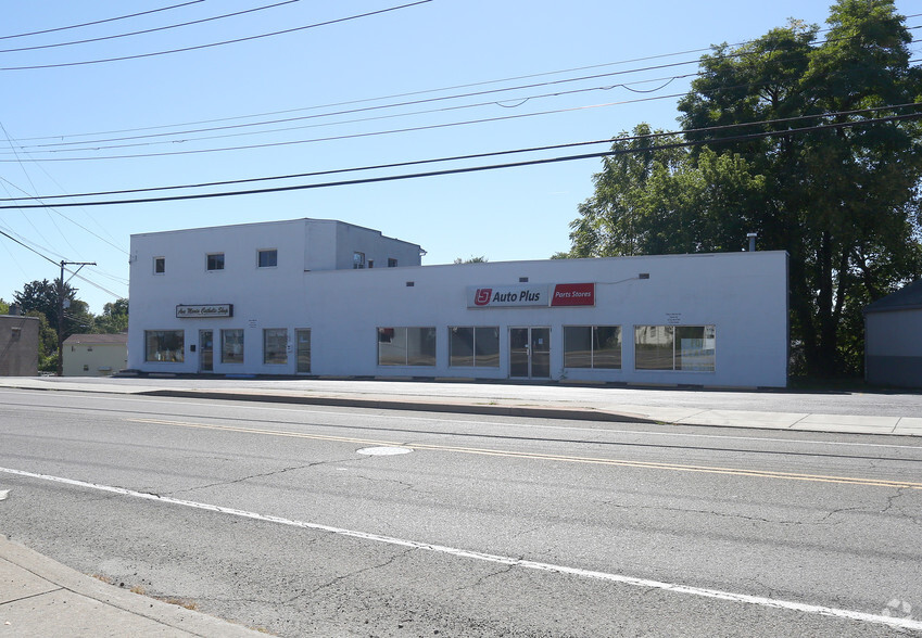 166-168 Harry L Dr, Johnson City, NY for lease - Building Photo - Image 1 of 5