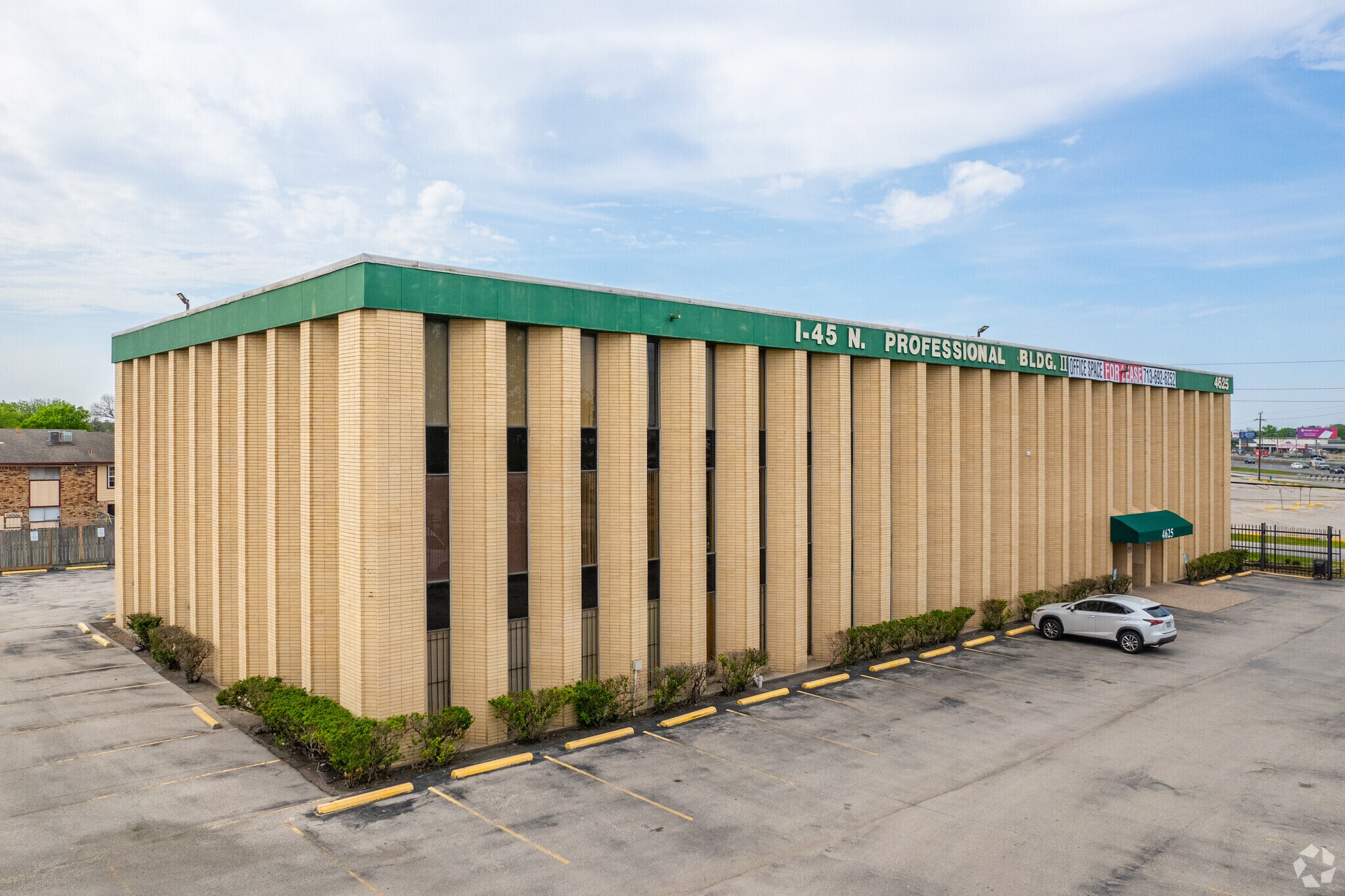 4615 N I-45, Houston, TX à louer Photo du bâtiment- Image 1 de 18