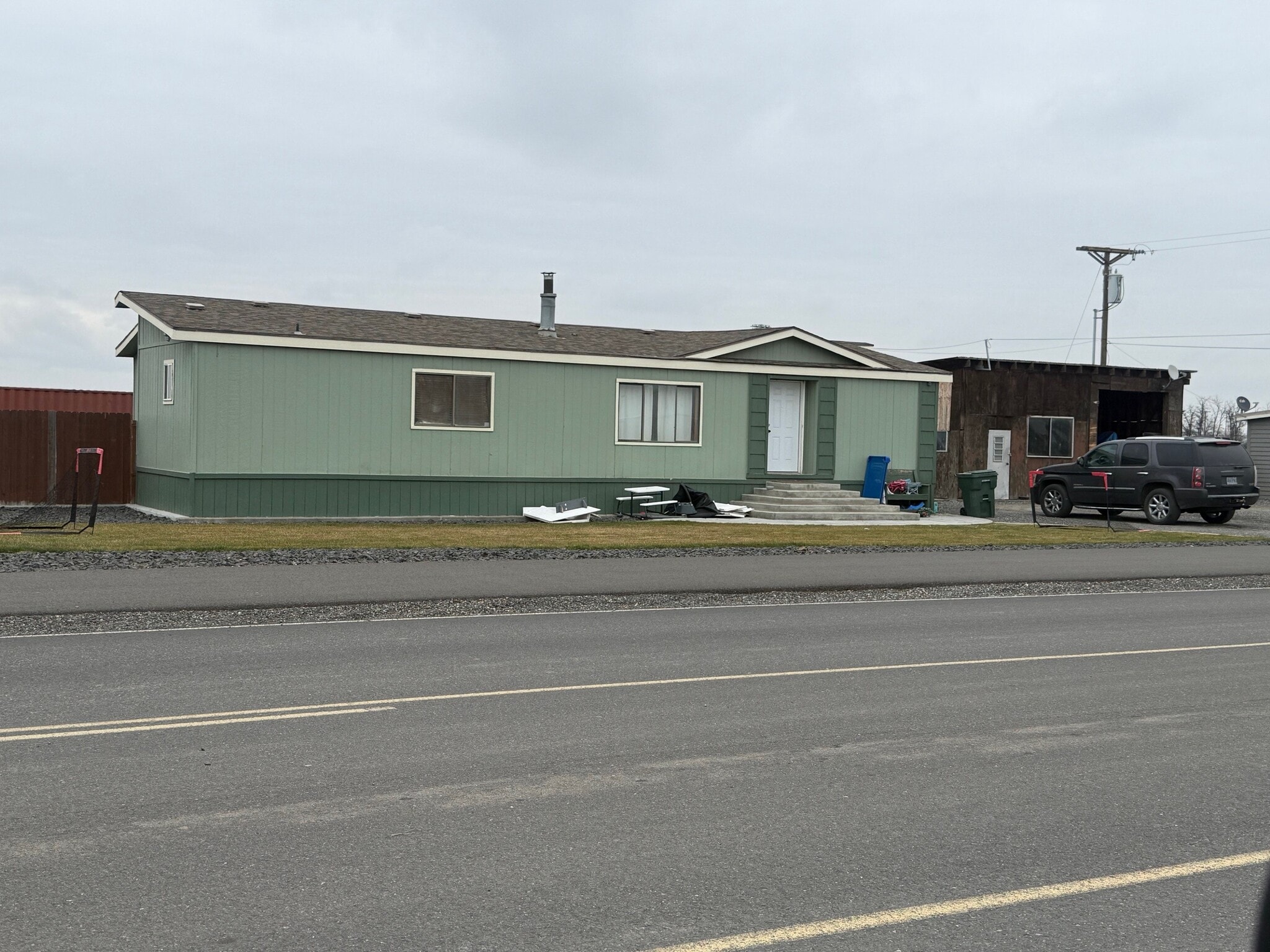 1555 E Airport Rd, Hermiston, OR for sale Building Photo- Image 1 of 5