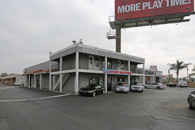 Plus de détails pour 8650-8680 Miramar Rd, San Diego, CA - Commerce de détail à louer