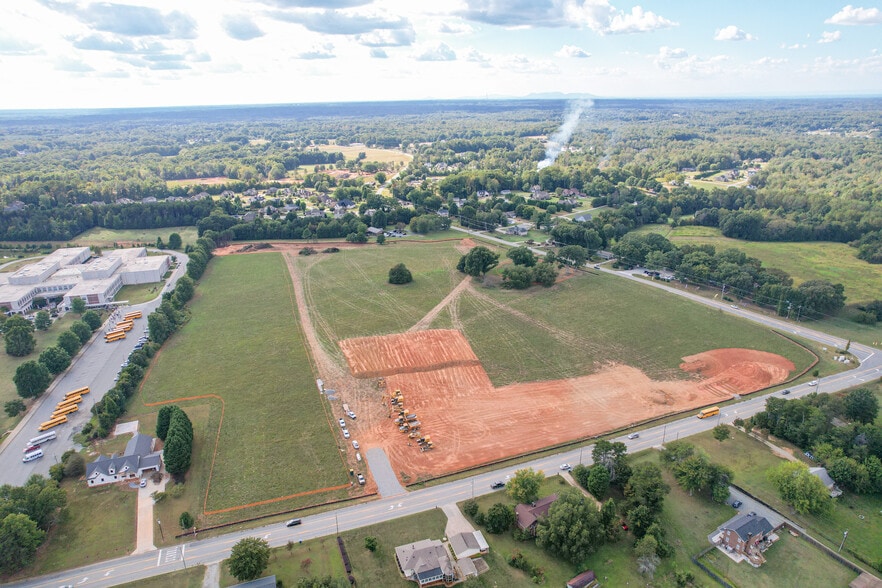 413 NC Highway 150 W, Greensboro, NC for lease - Building Photo - Image 3 of 7