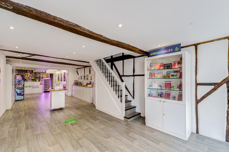 41 East St, Chichester for sale - Interior Photo - Image 3 of 3