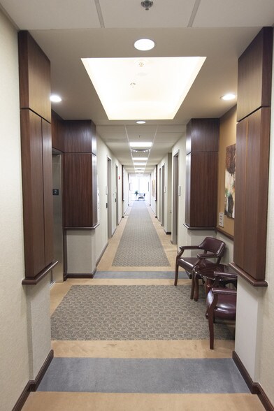 741 W Lanier Ave, Fayetteville, GA à louer - Hall d’entrée - Image 2 de 7