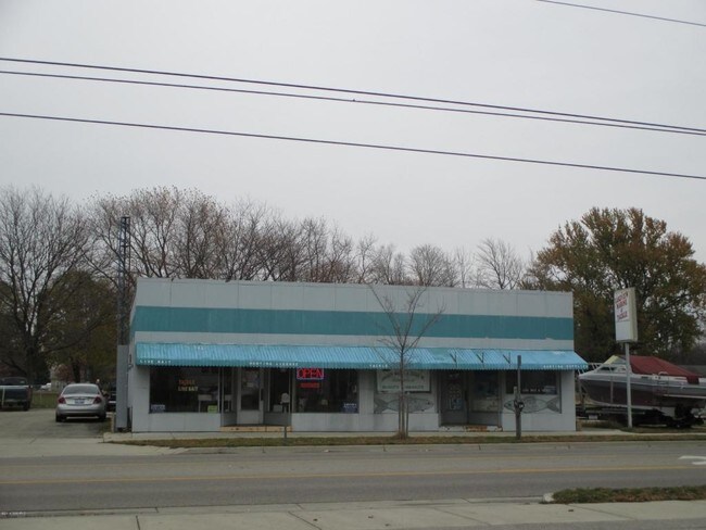 More details for 24 S Beechtree St, Grand Haven, MI - Retail for Sale