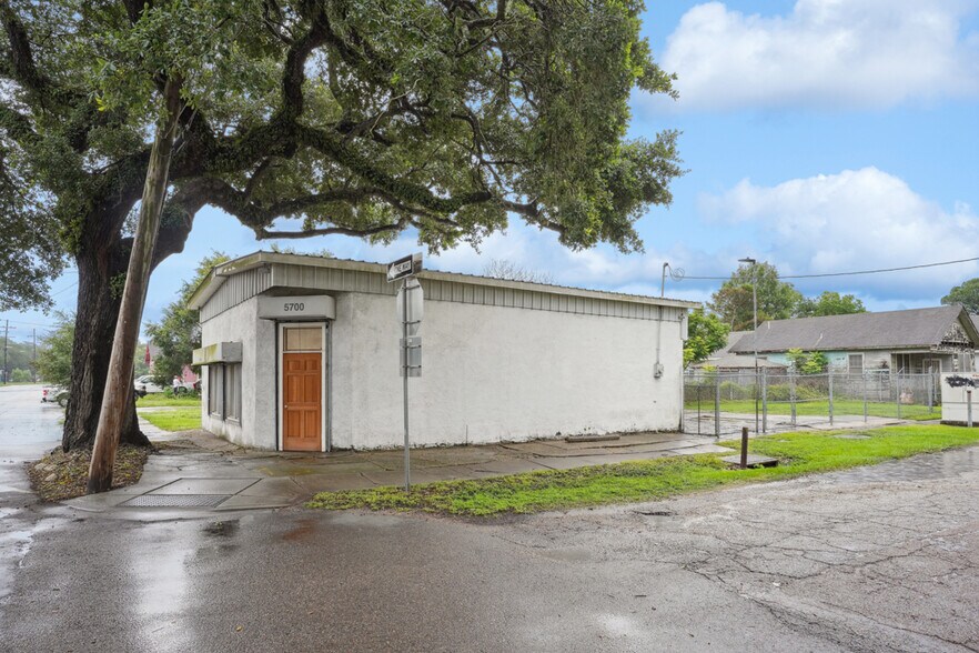 5700 St Claude Ave, New Orleans, LA à vendre - Photo du bâtiment - Image 3 de 13