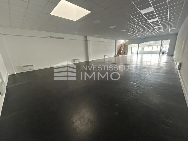 Industrial in SAINT-OUEN-L'AUMONE for lease - Interior Photo - Image 3 of 5