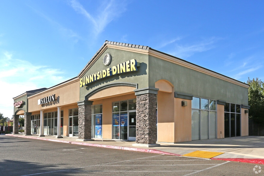 5235 E Kings Canyon Rd, Fresno, CA for sale - Primary Photo - Image 1 of 4