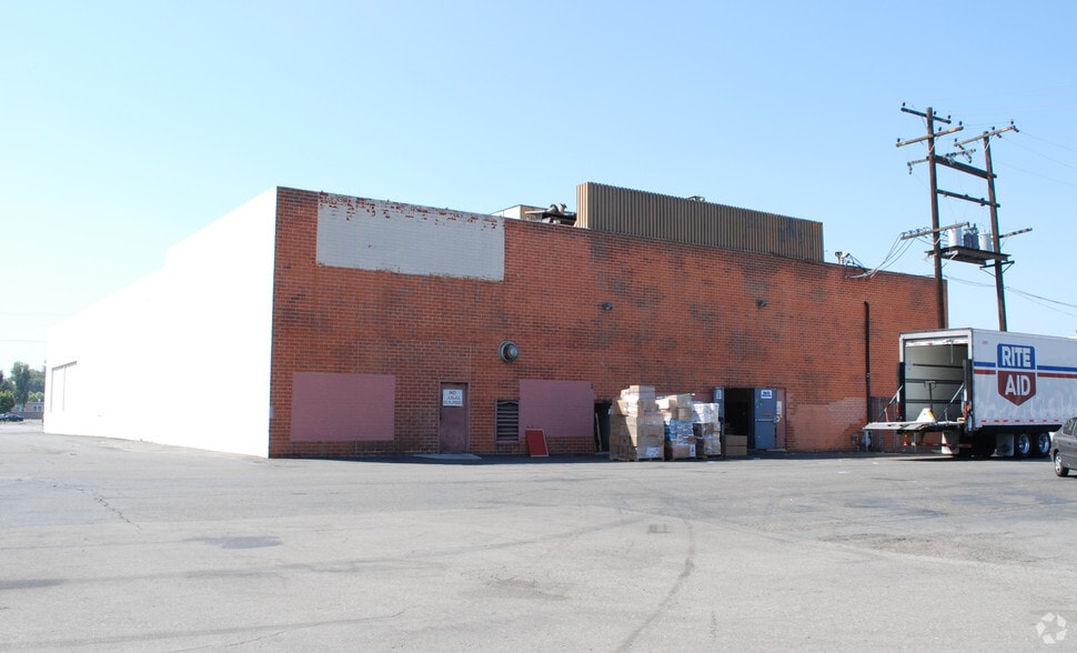 1645-1737 W Orangethorpe Ave, Fullerton, CA for lease - Building Photo - Image 3 of 7